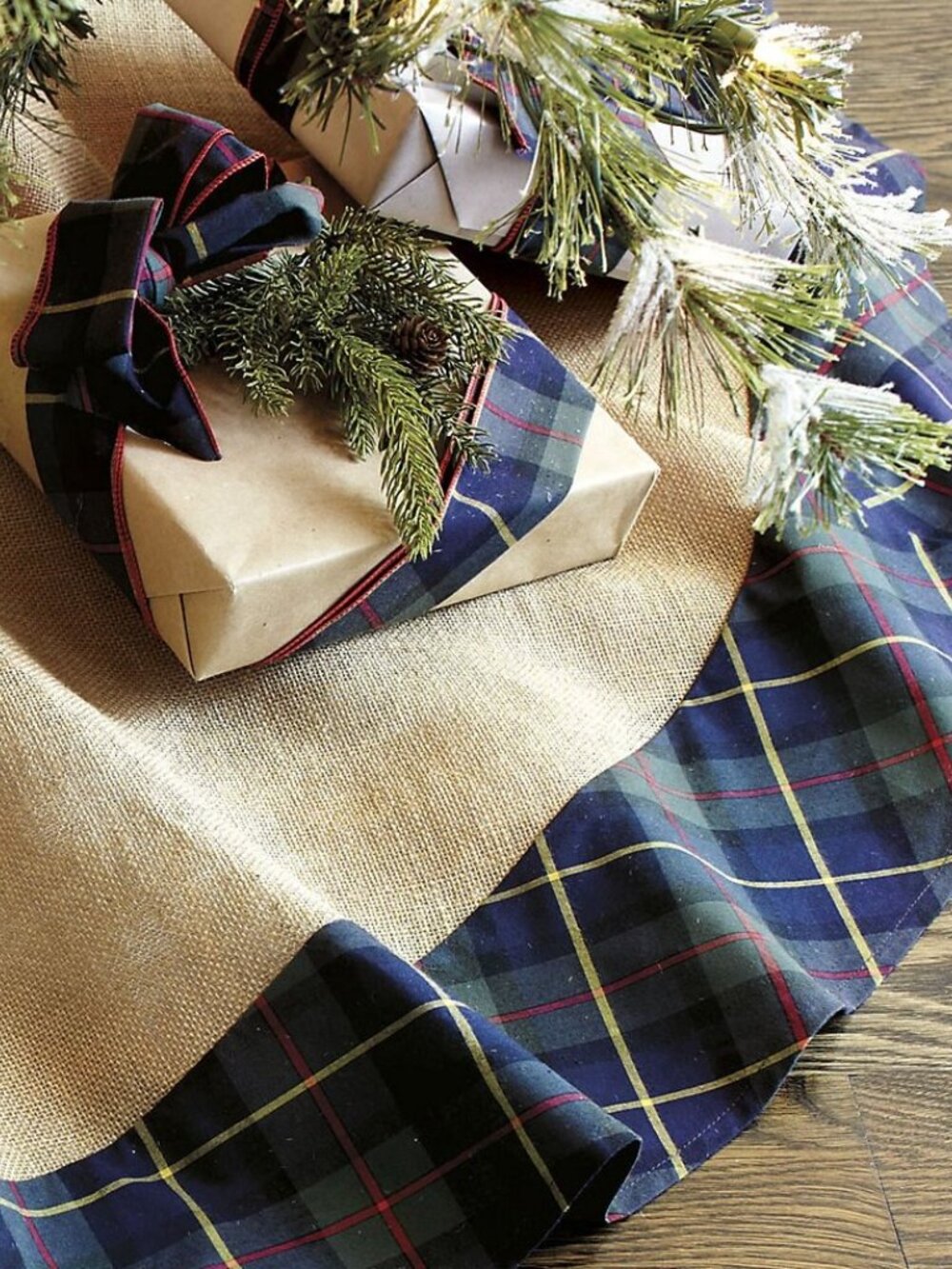 NEW Ballard Designs Mackenzie Plaid Burlap Christmas Tree Skirt Suzanne Kasler